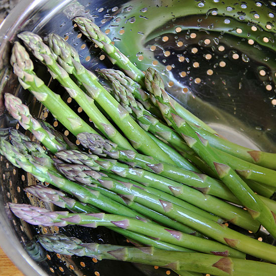 Rinse the Asparagus