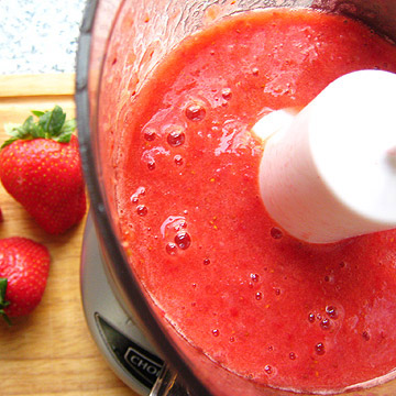 puree strawberries