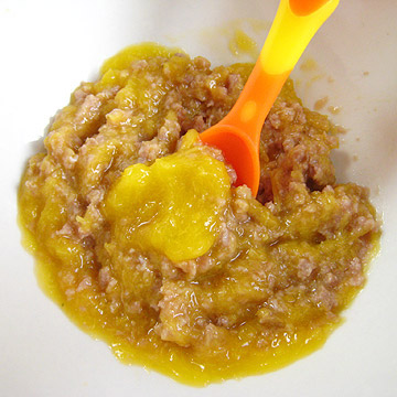 mango puree in bowl