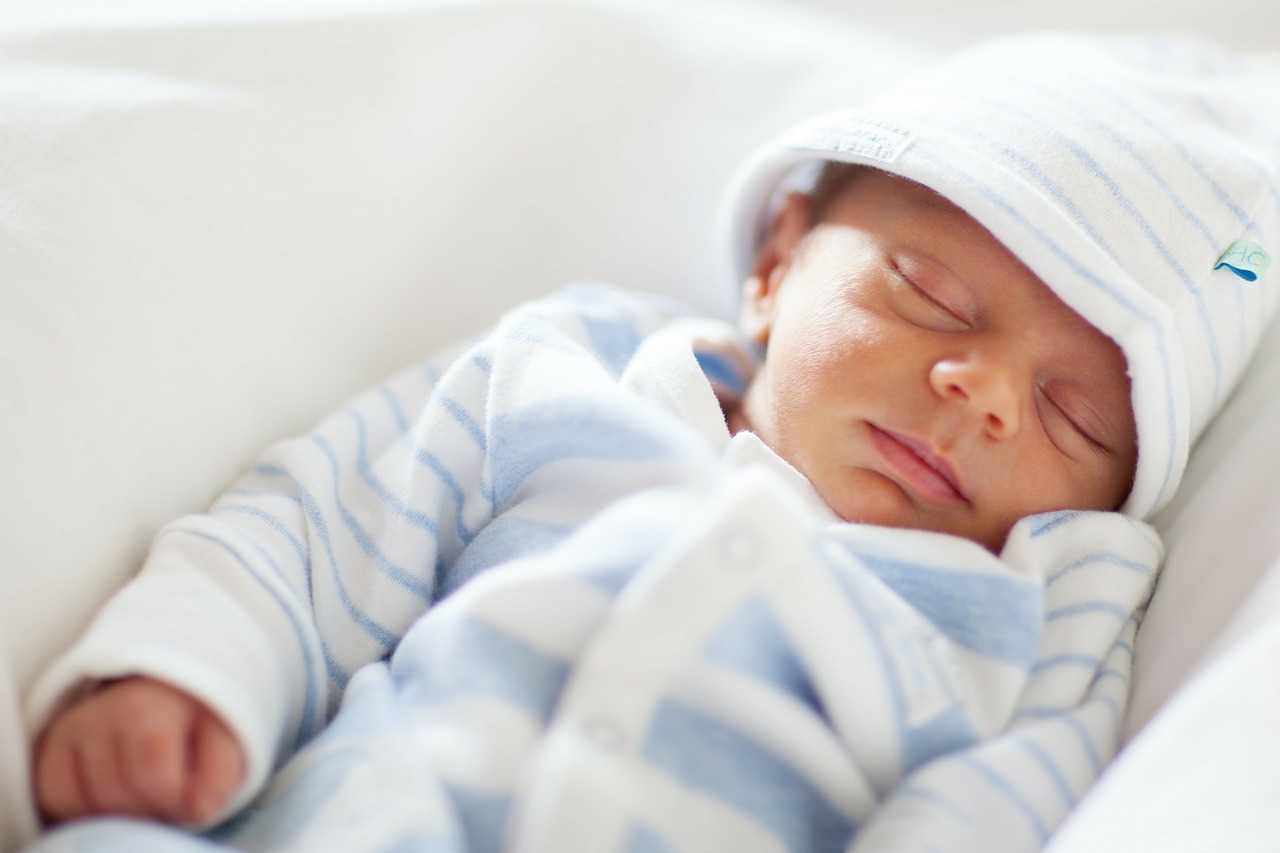 sleep training newborn baby asleep