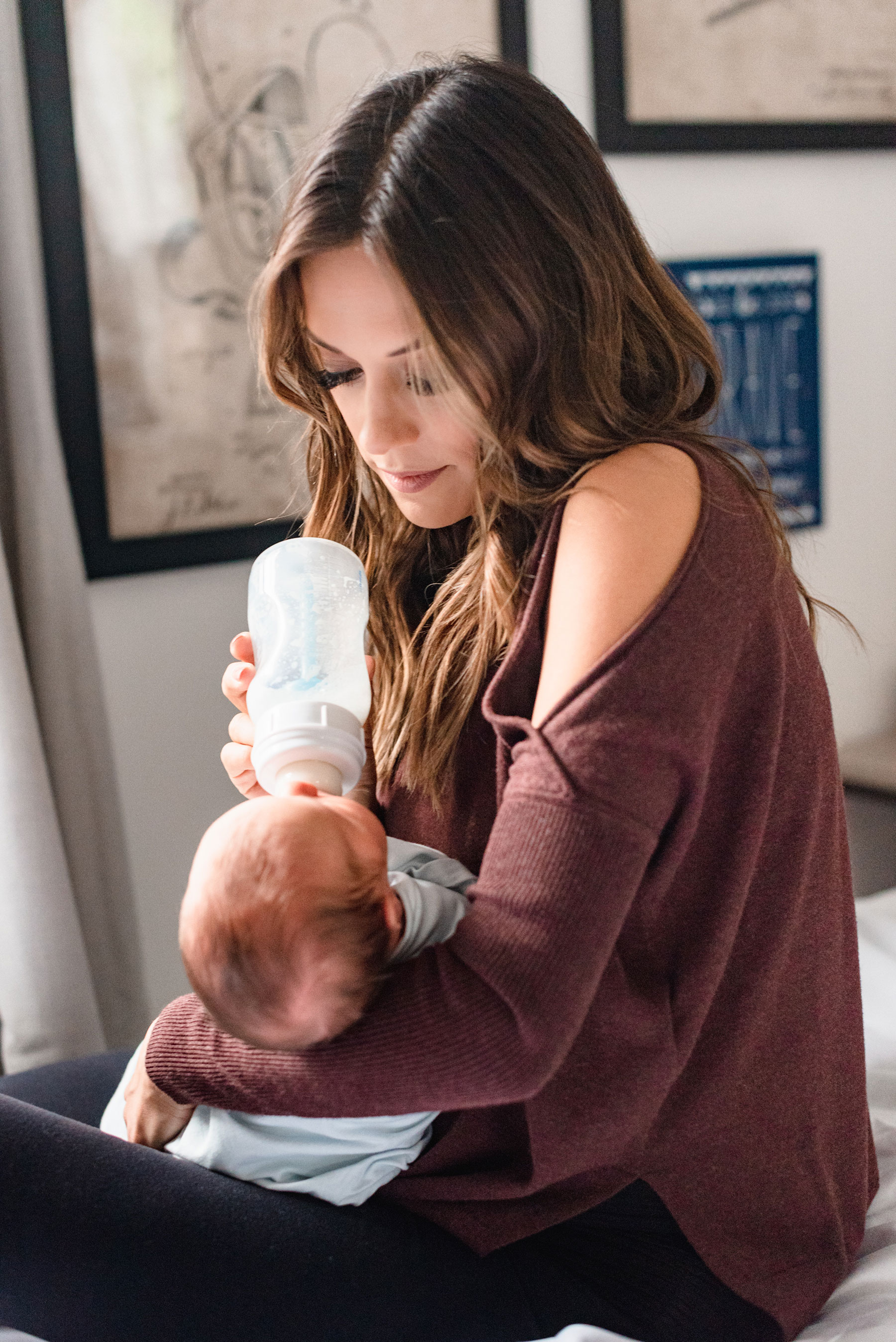 Jana Kramer Bottle Feeding Son 2019